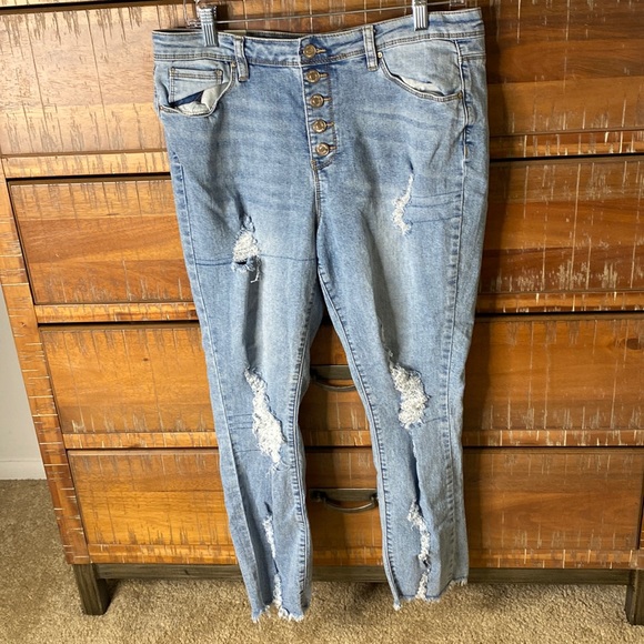 Skinny leg distressed jeans - Picture 1 of 5